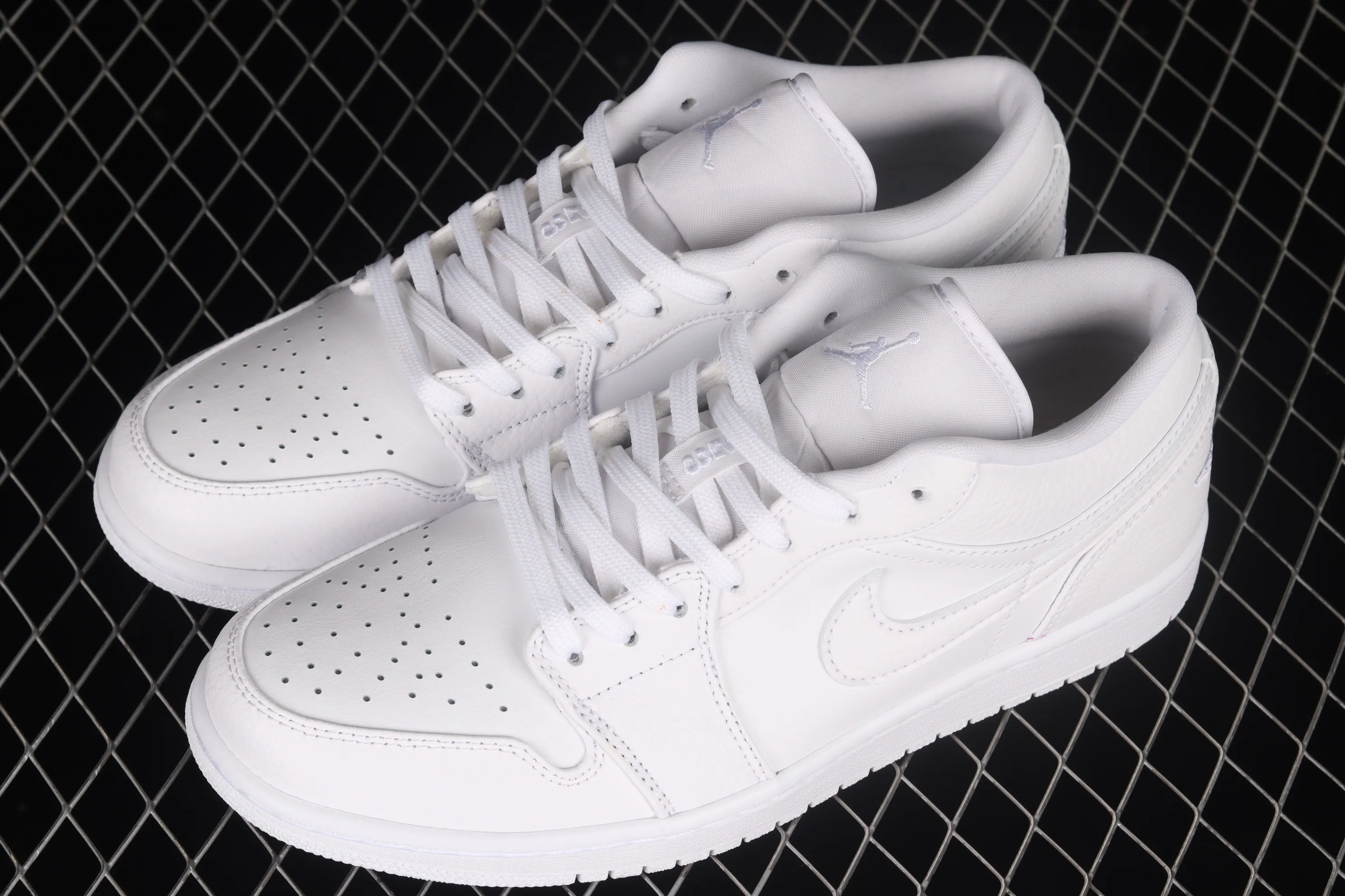 All categories Air Jordan Jordan series basketball shoes Air Jordan 1 Low G version pure original Air Jordan 1 Low AJ1 Joe 1 pure white low-top cultural basketball shoes 553558-130